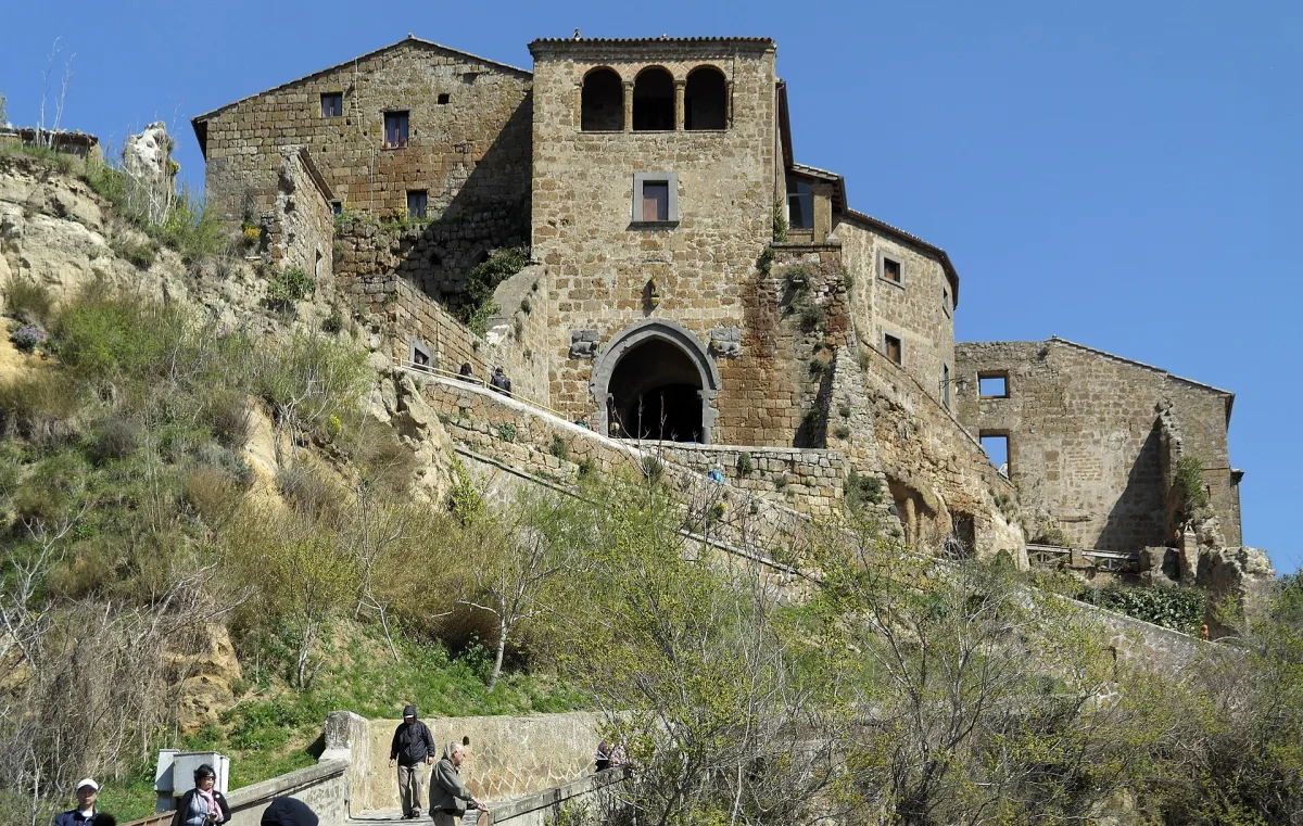 Dove parcheggiare a Civita di Bagnoregio: guida completa 2026