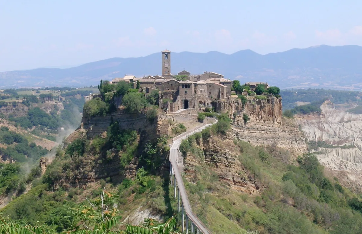 Itinerario fotografico a Civita di Bagnoregio: calanchi e belvedere imperdibili