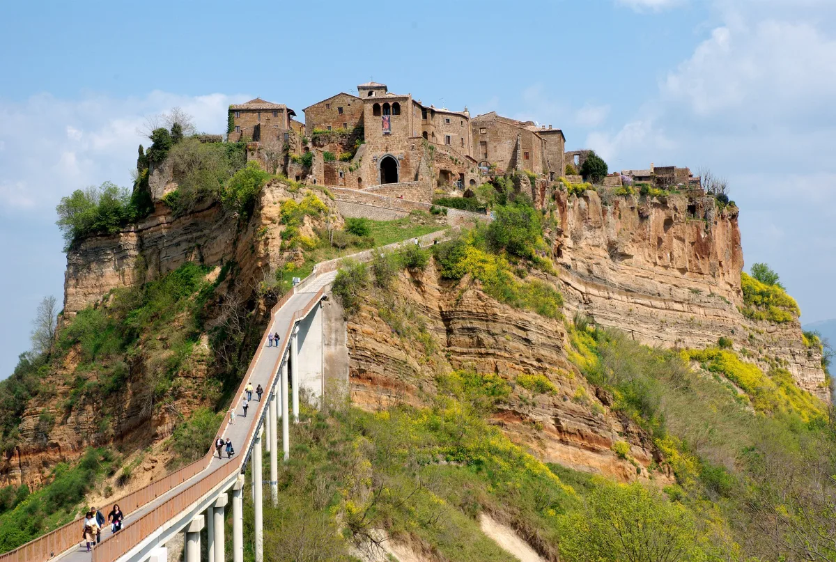 Quanto costa una vacanza a Civita di Bagnoregio: guida prezzi 2026